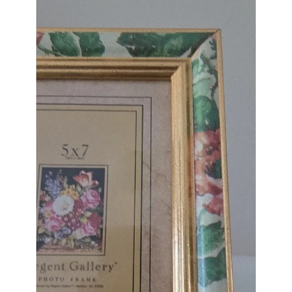 Regent Floral Picture Frame